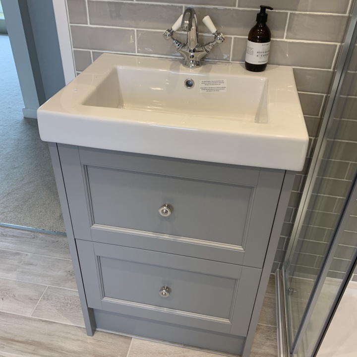 Main Bathroom:Utopia Roseberry vanity unit